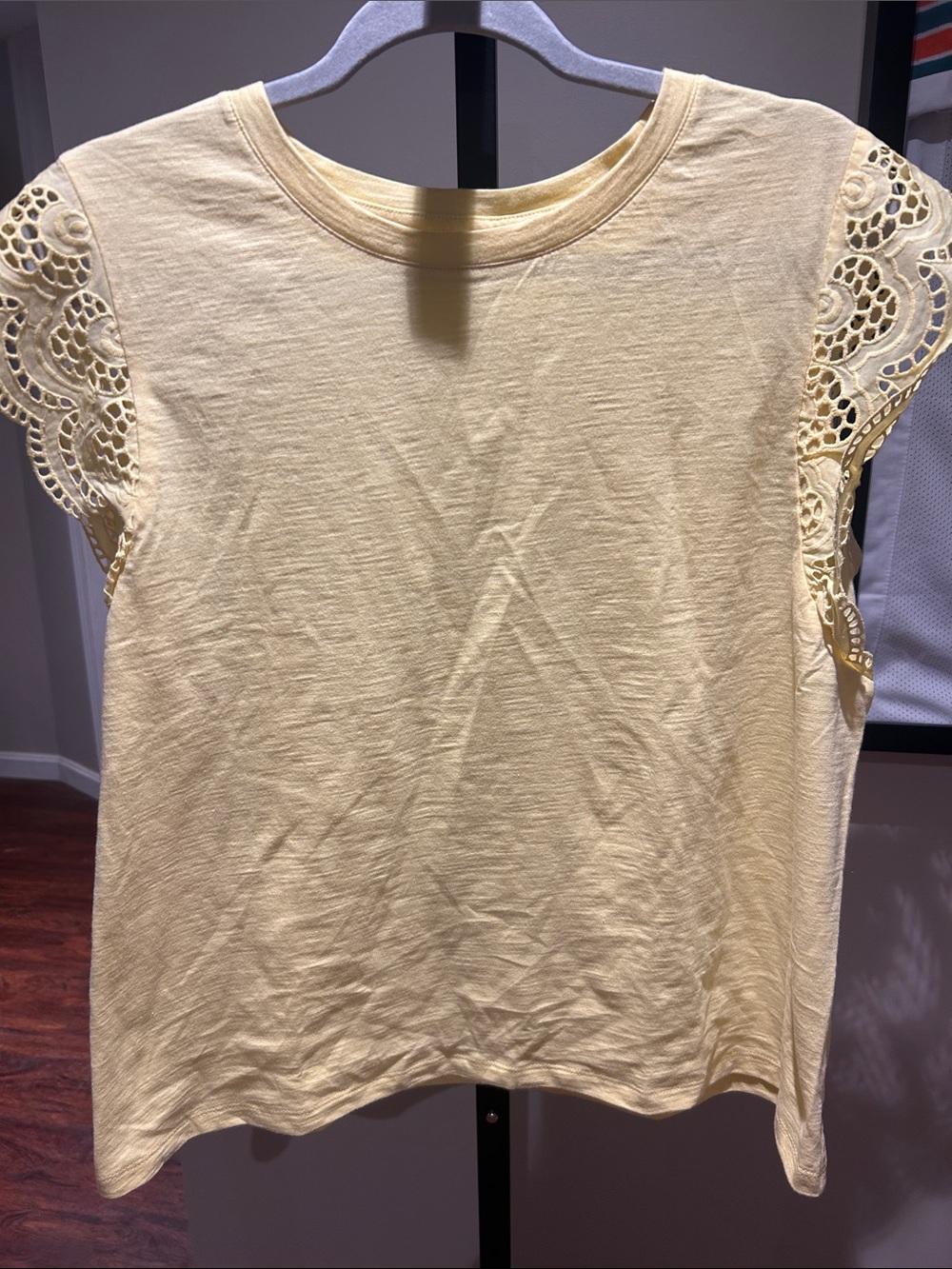 Women's Lace Cap Sleeve Tank Top in Pale Yellow